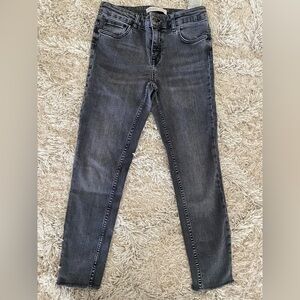 Zara Basic Z1975 Denim Women’s Size 6 Black Wash Denim Skinny Jeans Raw Hem